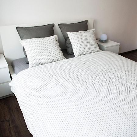 R&J Apartmany Броумов Номер фото