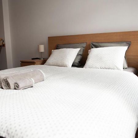 R&J Apartmany Броумов Номер фото