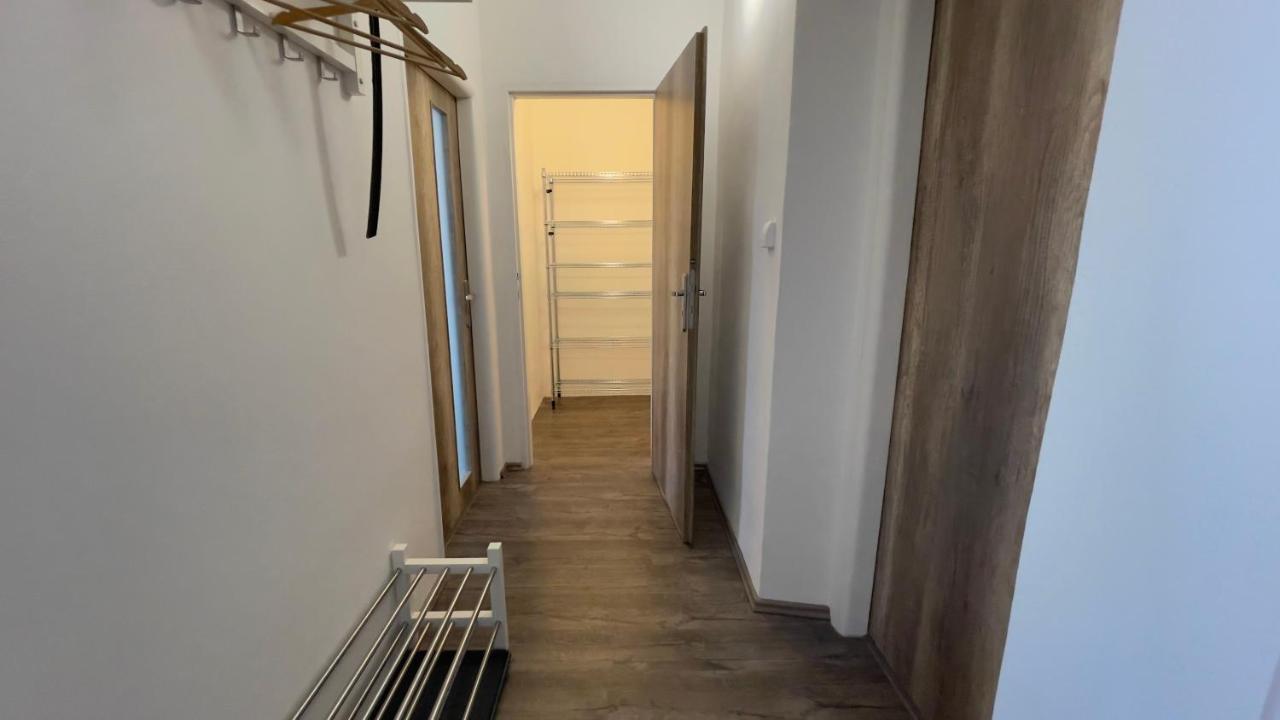 R&J Apartmany Броумов Экстерьер фото