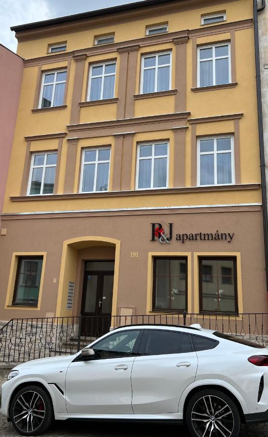 R&J Apartmany Броумов Экстерьер фото
