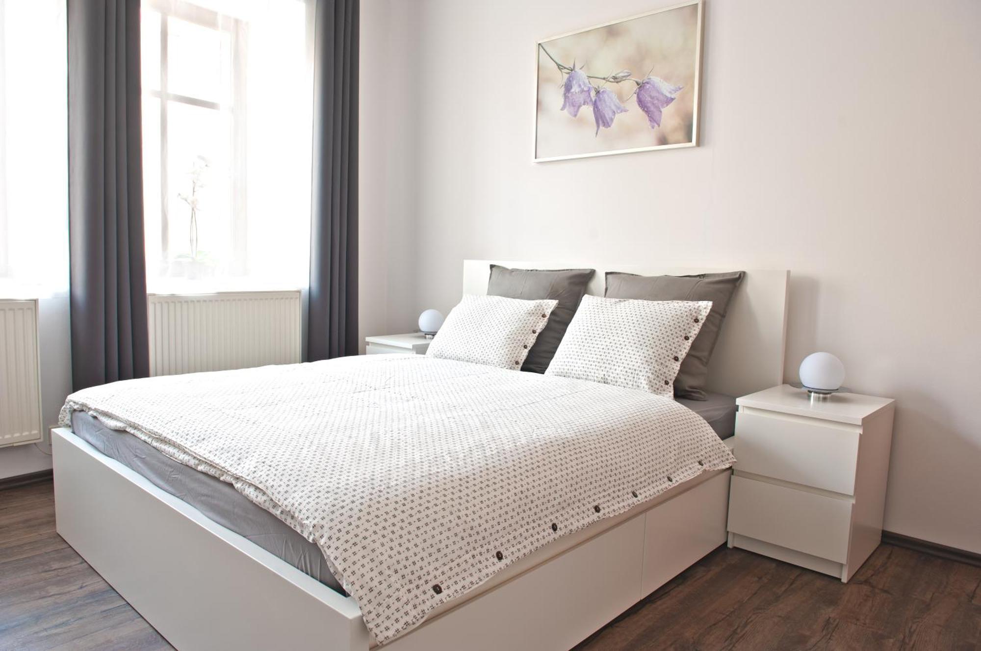 R&J Apartmany Броумов Номер фото