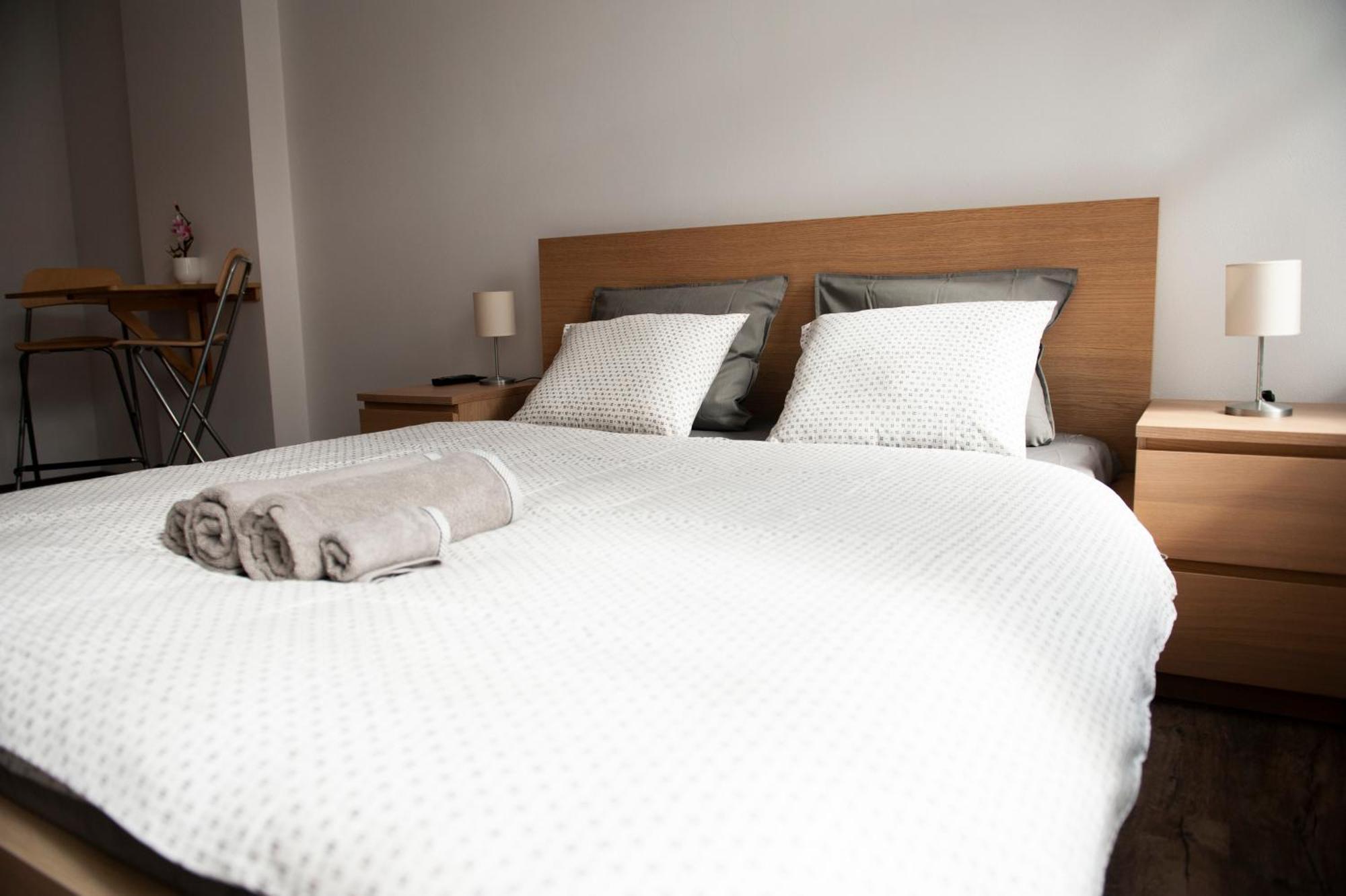 R&J Apartmany Броумов Номер фото