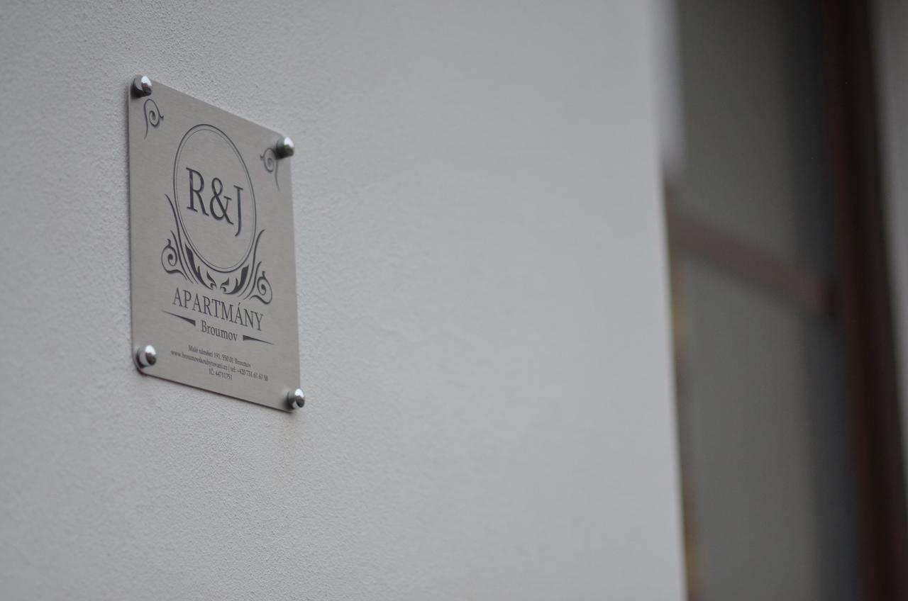 R&J Apartmany Броумов Экстерьер фото